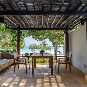 Villa med strandutsikt
